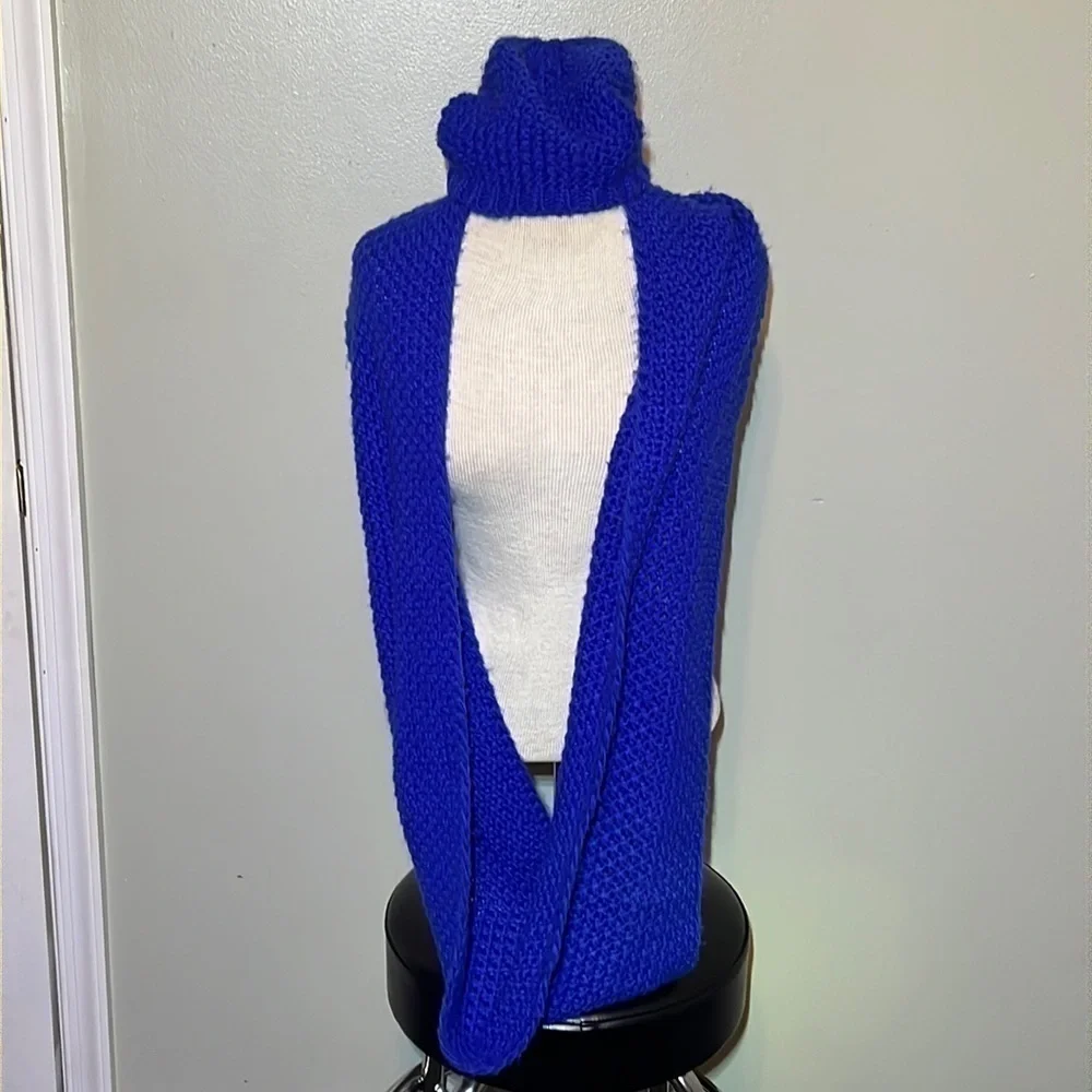 Old Navy Knitted Infinity Scarf and Toboggan, Royal Blue, One Size